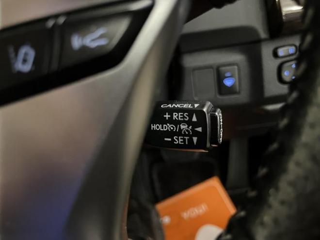 マークX２５０Ｇ　Ｆｏｕｒ　本州仕入　寒冷地仕様　禁煙車　プリクラッシュセーフティ　レーダークルーズコントロール　純正１６インチＡＷ　社外１６ＡＷ＋スタッドレスタイヤ　純正ナビ　フルセグ地デジ　Ｂｌｕｅｔｏｏｔｈオーディオ 4WD 2500 4Dr