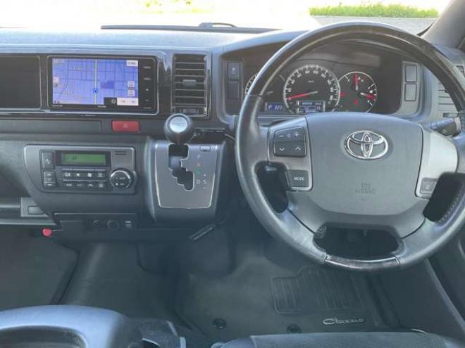 ハイエースバン2.7 スーパーGL ダークプライムII ワイド ミドルルーフ ロングボディ 4WD　TOYOオープンカントリーR/Tタイヤ　ナイトロパワーM29スティンガー16インチAW　ワンオーナー　両側パワースライドドア　ETC　Pivot製オートクルーズ付きスロコン　Tom's製テールライト　JAOS リヤスキッドバー 2700