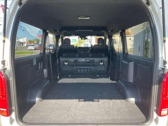 ハイエースバン2.7 スーパーGL ダークプライムII ワイド ミドルルーフ ロングボディ 4WD　TOYOオープンカントリーR/Tタイヤ　ナイトロパワーM29スティンガー16インチAW　ワンオーナー　両側パワースライドドア　ETC　Pivot製オートクルーズ付きスロコン　Tom's製テールライト　JAOS リヤスキッドバー 2700