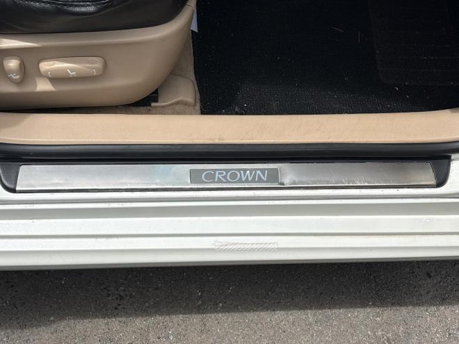 クラウン3.0ロイヤルサルーンi-Four 4WD　ローンが不安な方＜優遇ローン＞　純正ナビTV　クルーズコントロール　HID 4WD 3000 5Dr