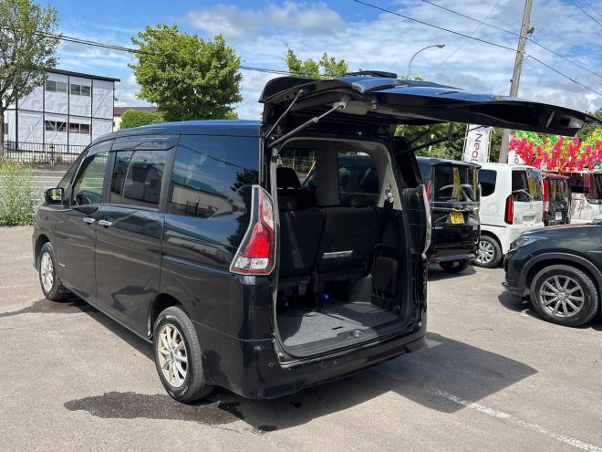 セレナ2.0X VセレクションⅡ 4WD　ローンが不安な方＜優遇ローン＞　本州仕入　寒冷地仕様　 軽減ブレーキ　純正ナビTV 4WD 2000 5Dr