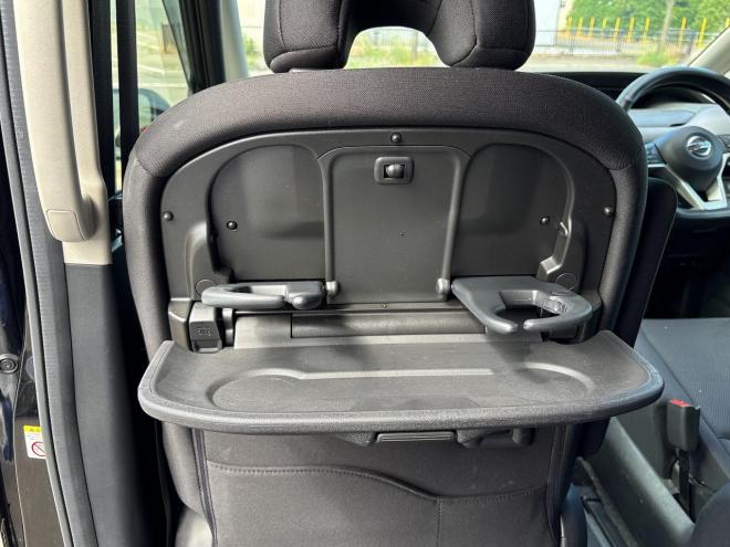 セレナ2.0X VセレクションⅡ 4WD　ローンが不安な方＜優遇ローン＞　本州仕入　寒冷地仕様　 軽減ブレーキ　純正ナビTV 4WD 2000 5Dr