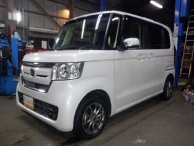 N-BOX　G L ホンダセンシング 4WD　4WD　ナビ　B/T　USB接続　バックカメラ　ETC　クルコン　純正エンスタ　衝突軽減　バックカメラ　シートヒーター　ステアリングスイッチ　　LEDヘッドライト　ヒーテッドドアミラー　Pスタート 660