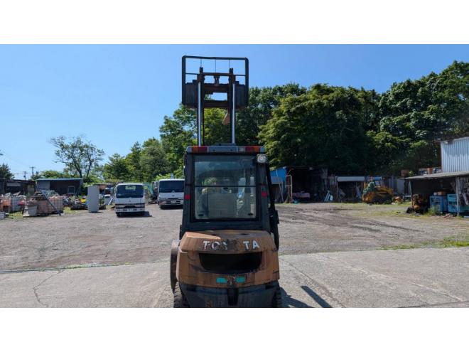 フォークリフト7FD25　苫小牧ヤード