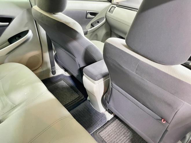 プリウス1.8S LEDエディション 5年保証 スマキー ナビTV Bカメ ETC 夏冬タイヤ自社認証工場 車検整備2年付 寒冷地仕様 禁煙