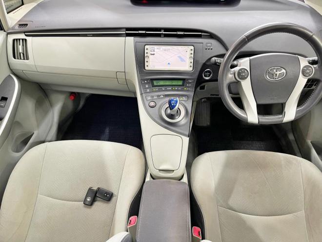 プリウス1.8S LEDエディション 5年保証 スマキー ナビTV Bカメ ETC 夏冬タイヤ自社認証工場 車検整備2年付 寒冷地仕様 禁煙