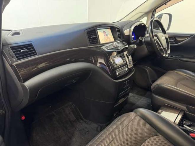 エルグランド2.5 250ハイウェイスター 4WD　両側Pスライド　全周囲カメラ　ナビ　TV　Bluetooth 2500