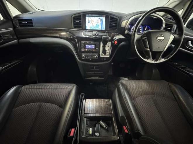 エルグランド2.5 250ハイウェイスター 4WD　両側Pスライド　全周囲カメラ　ナビ　TV　Bluetooth 2500