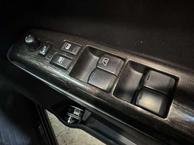 エルグランド2.5 250ハイウェイスター 4WD　両側Pスライド　全周囲カメラ　ナビ　TV　Bluetooth 2500