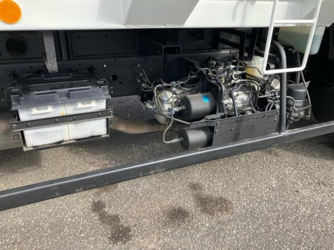 フォワードベースグレード　積載量２７００ｋｇ　荷台アルミ　荷台長さ５．３ｍ　巾２．１２ｍ　深さ１．４ｍ 2WD 7800(D) 2Dr