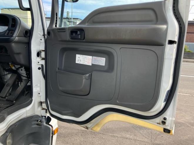 フォワードベースグレード　積載量２７００ｋｇ　荷台アルミ　荷台長さ５．３ｍ　巾２．１２ｍ　深さ１．４ｍ 2WD 7800(D) 2Dr