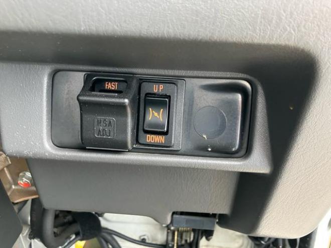 フォワードベースグレード　積載量２７００ｋｇ　荷台アルミ　荷台長さ５．３ｍ　巾２．１２ｍ　深さ１．４ｍ 2WD 7800(D) 2Dr