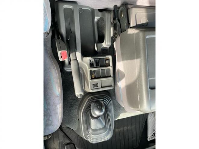 フォワードベースグレード　積載量２７００ｋｇ　荷台アルミ　荷台長さ５．３ｍ　巾２．１２ｍ　深さ１．４ｍ 2WD 7800(D) 2Dr