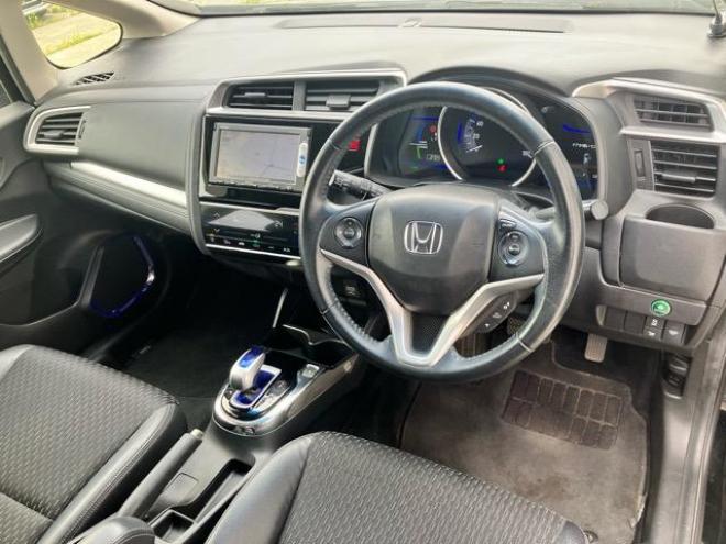 フィットハイブリッドLパッケージ 4WD 1500 ５Dr