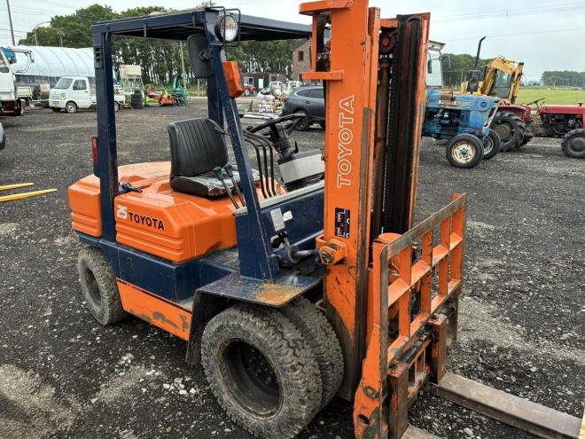フォークリフトトヨタ 5FGL25 2.5トン ヒンジ付き ダブルタイヤ