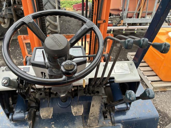 フォークリフトトヨタ 5FGL25 2.5トン ヒンジ付き ダブルタイヤ