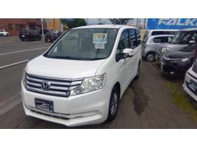 ステップワゴン　G Eセレクション　4WD 4WD 2000 5Dr