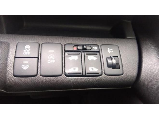 ステップワゴンG Eセレクション　4WD 4WD 2000 5Dr
