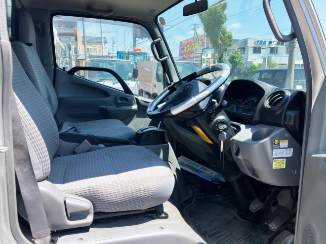 ダイナ中古　平ボディ　4WD　小型トラック
