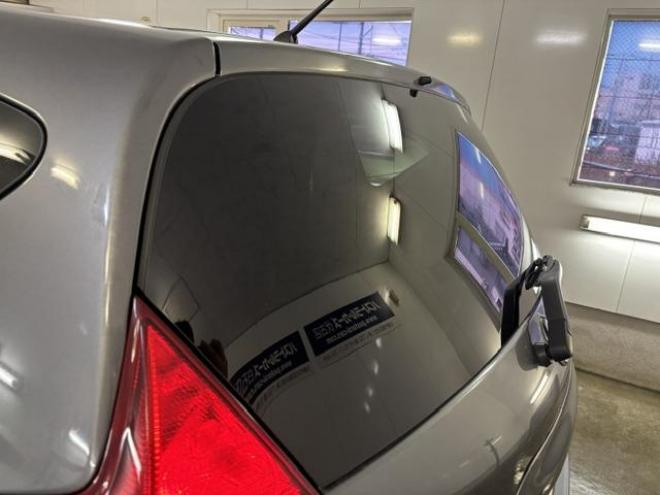 ノートＸ　ＦＯＵＲ　禁煙車　純正ナビ　フルセグ地デジ　Ｂｌｕｅｔｏｏｔｈオーディオ　バックカメラ　純正エンジンスターター　インテリジェントキー　純正１５インチＡＷ　スタッドレスタイヤ付　タイミングチェーン車 4WD 1200 5Dr