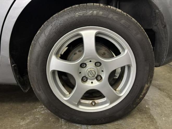 ノートＸ　ＦＯＵＲ　禁煙車　純正ナビ　フルセグ地デジ　Ｂｌｕｅｔｏｏｔｈオーディオ　バックカメラ　純正エンジンスターター　インテリジェントキー　純正１５インチＡＷ　スタッドレスタイヤ付　タイミングチェーン車 4WD 1200 5Dr