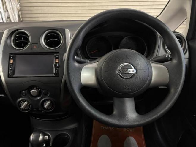 ノートＸ　ＦＯＵＲ　禁煙車　純正ナビ　フルセグ地デジ　Ｂｌｕｅｔｏｏｔｈオーディオ　バックカメラ　純正エンジンスターター　インテリジェントキー　純正１５インチＡＷ　スタッドレスタイヤ付　タイミングチェーン車 4WD 1200 5Dr