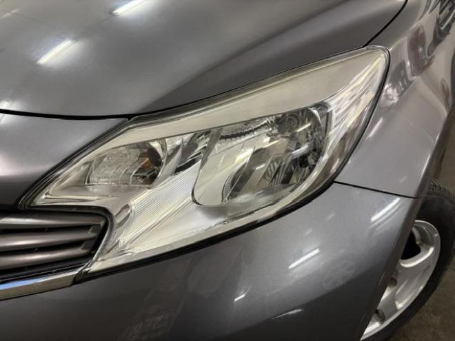 ノートＸ　ＦＯＵＲ　禁煙車　純正ナビ　フルセグ地デジ　Ｂｌｕｅｔｏｏｔｈオーディオ　バックカメラ　純正エンジンスターター　インテリジェントキー　純正１５インチＡＷ　スタッドレスタイヤ付　タイミングチェーン車 4WD 1200 5Dr