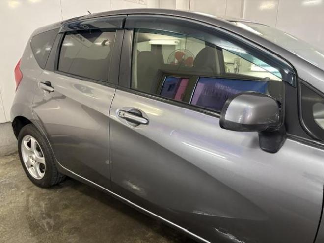 ノートＸ　ＦＯＵＲ　禁煙車　純正ナビ　フルセグ地デジ　Ｂｌｕｅｔｏｏｔｈオーディオ　バックカメラ　純正エンジンスターター　インテリジェントキー　純正１５インチＡＷ　スタッドレスタイヤ付　タイミングチェーン車 4WD 1200 5Dr