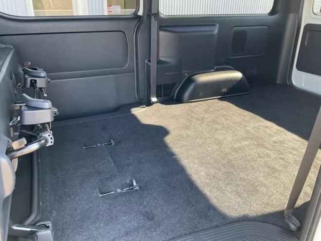 ハイエースバン2.7 スーパーGL ダークプライムII ワイド ミドルルーフ ロングボディ 4WD　TOYOオープンカントリーR/Tタイヤ　ナイトロパワーM29スティンガー16インチAW　ワンオーナー　両側パワースライドドア　ETC　Pivot製オートクルーズ付きスロコン　Tom's製テールライト　JAOS リヤスキッドバー 2700