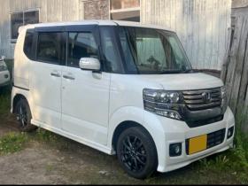 N-BOX　検10年7月 4WDカスタムGLパッケージ 両側パワスラ プッシュスタートスマートキー 撮影準備中 4WD 660 5Dr
