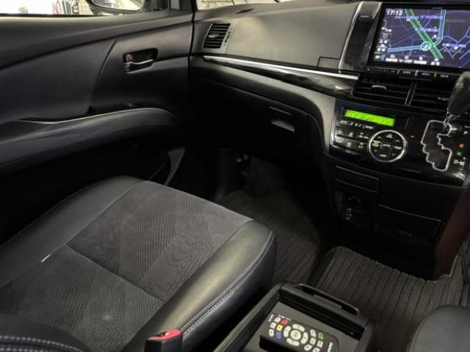 エスティマアエラス　プレミアムエディション　本州仕入　寒冷地仕様　禁煙車　アルパインビッグＸナビ　Ｂｌｕｅｔｏｏｔｈ　アルパイン製リアフリップダウンモニター　両側パワースライドドア　純正１８インチＡＷ　社外１６ＡＷ＋スタッドレスタイヤ付　ＥＴＣ 4WD 2400 5Dr