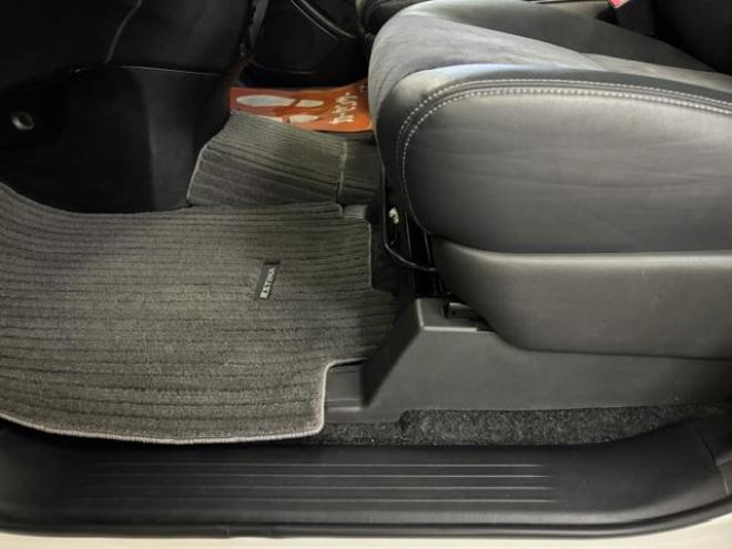 エスティマアエラス　プレミアムエディション　本州仕入　寒冷地仕様　禁煙車　アルパインビッグＸナビ　Ｂｌｕｅｔｏｏｔｈ　アルパイン製リアフリップダウンモニター　両側パワースライドドア　純正１８インチＡＷ　社外１６ＡＷ＋スタッドレスタイヤ付　ＥＴＣ 4WD 2400 5Dr