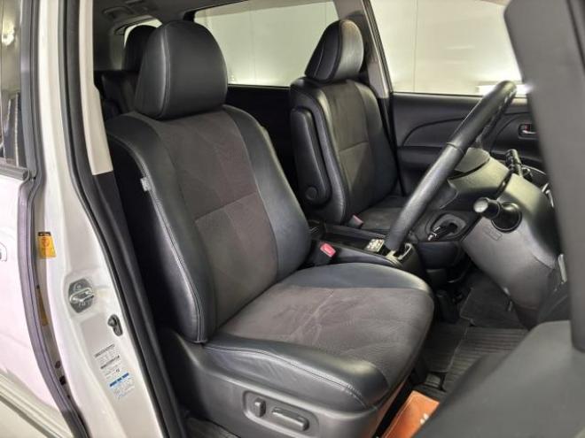 エスティマアエラス　プレミアムエディション　本州仕入　寒冷地仕様　禁煙車　アルパインビッグＸナビ　Ｂｌｕｅｔｏｏｔｈ　アルパイン製リアフリップダウンモニター　両側パワースライドドア　純正１８インチＡＷ　社外１６ＡＷ＋スタッドレスタイヤ付　ＥＴＣ 4WD 2400 5Dr
