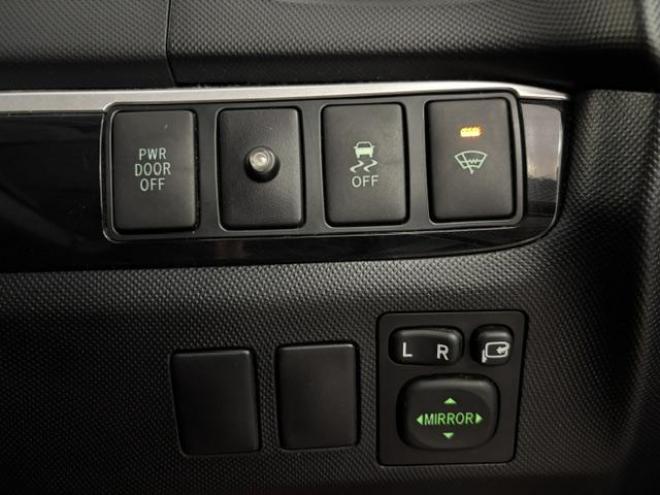 エスティマアエラス　プレミアムエディション　本州仕入　寒冷地仕様　禁煙車　アルパインビッグＸナビ　Ｂｌｕｅｔｏｏｔｈ　アルパイン製リアフリップダウンモニター　両側パワースライドドア　純正１８インチＡＷ　社外１６ＡＷ＋スタッドレスタイヤ付　ＥＴＣ 4WD 2400 5Dr
