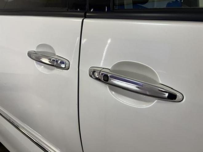 エスティマアエラス　プレミアムエディション　本州仕入　寒冷地仕様　禁煙車　アルパインビッグＸナビ　Ｂｌｕｅｔｏｏｔｈ　アルパイン製リアフリップダウンモニター　両側パワースライドドア　純正１８インチＡＷ　社外１６ＡＷ＋スタッドレスタイヤ付　ＥＴＣ 4WD 2400 5Dr