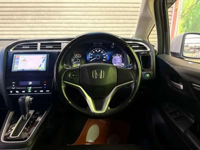 シャトル1.5 G 4WD　防錆塗装4WDTVナビBカメドラレコETC 1500
