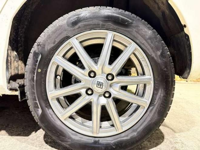 フィット1.5 ハイブリッド Fパッケージ 4WD　防錆塗装4WDTVナビETCドラレコ 1500