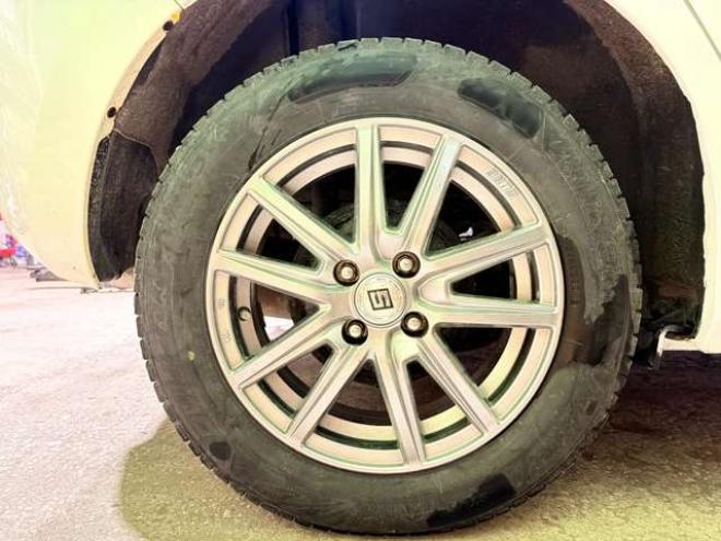フィット1.5 ハイブリッド Fパッケージ 4WD　防錆塗装4WDTVナビETCドラレコ 1500