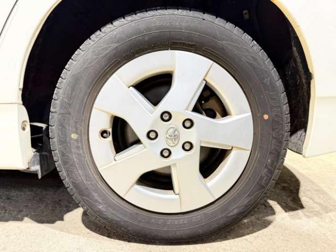 プリウス1.8 S　防錆塗装4WDTVナビBカメETC 1800