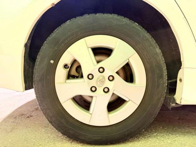プリウス1.8 S　防錆塗装4WDTVナビBカメETC 1800