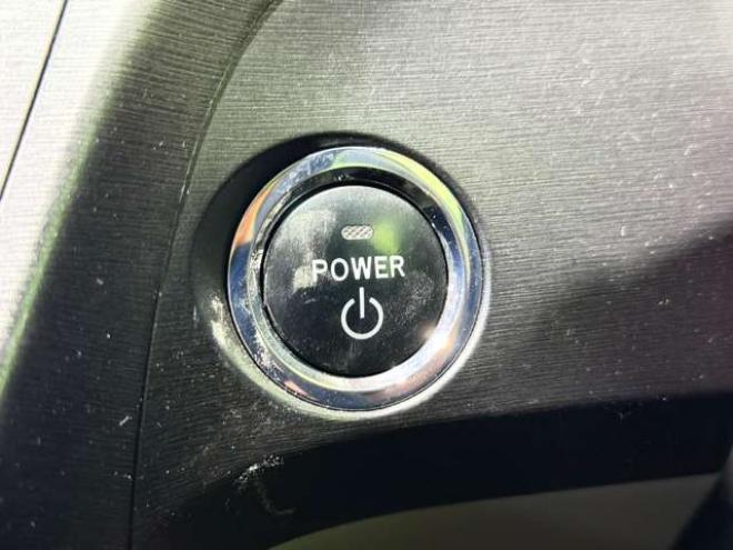 プリウス1.8 S　防錆塗装4WDTVナビBカメETC 1800
