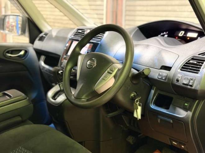 セレナ2.0 20S 4WD　4WDキーレスTVETC積込タイヤ 2000