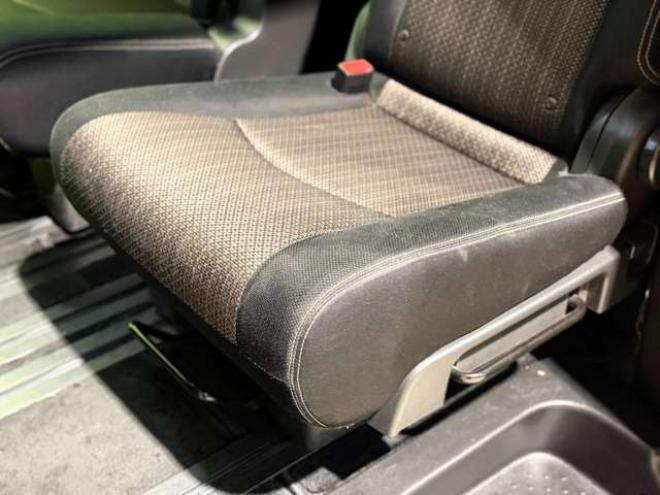 セレナ2.0 ハイウェイスター 4WD　4WDTVナビBカメ後席モニタETC 2000