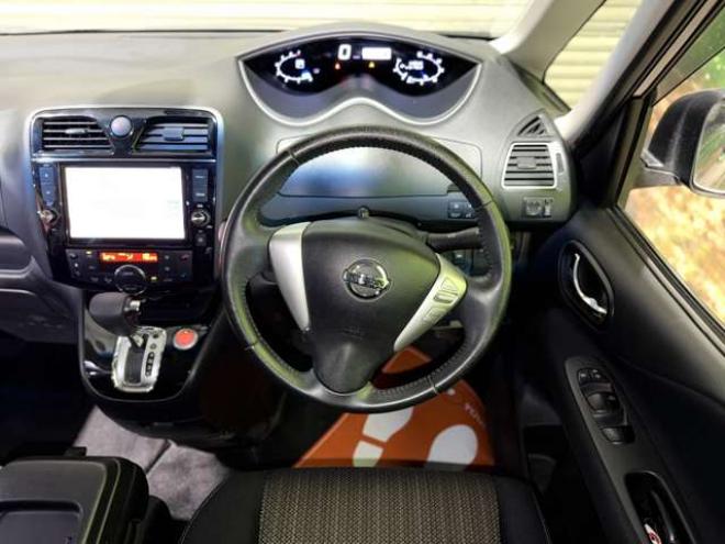 セレナ2.0 ハイウェイスター 4WD　4WDTVナビBカメ後席モニタETC 2000