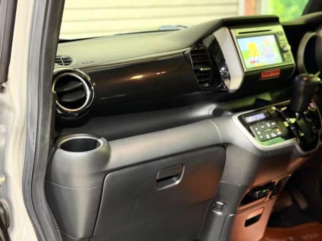 N-BOXG Lパッケージ 4WD　防錆塗装4WDTVナビBカメETC 660
