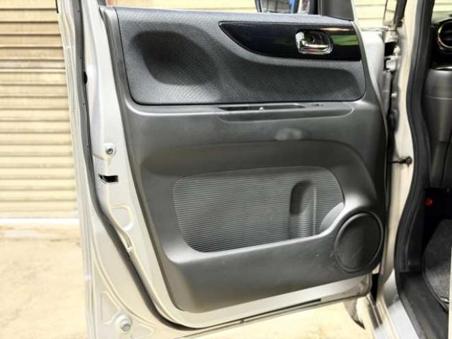 N-BOXG Lパッケージ 4WD　防錆塗装4WDTVナビBカメETC 660