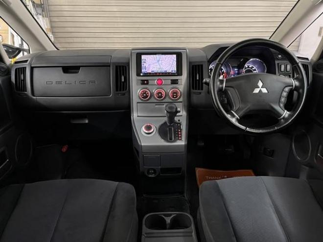 デリカＤ：５　Ｇパワーパッケージ　本州仕入　禁煙車　寒冷地仕様　ＳＳＲディバイド１６ＡＷ＋ＴＯＹＯホワイトレター　新品ＪＡＯＳブラックマッドガード　社外１６ＡＷ＋スタッドレスタイヤ付　両側パワースライドドア　クルーズコントロール 4WD 2400 5Dr