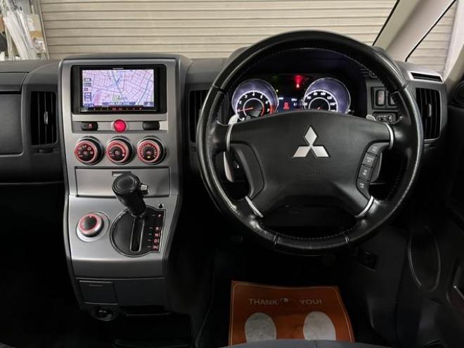 デリカＤ：５　Ｇパワーパッケージ　本州仕入　禁煙車　寒冷地仕様　ＳＳＲディバイド１６ＡＷ＋ＴＯＹＯホワイトレター　新品ＪＡＯＳブラックマッドガード　社外１６ＡＷ＋スタッドレスタイヤ付　両側パワースライドドア　クルーズコントロール 4WD 2400 5Dr