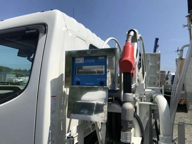 デュトロタンクローリー　2DG-XZU685M 新明和工業　 4WD 4000
