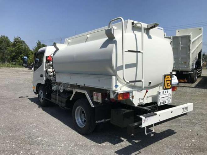 デュトロタンクローリー　2DG-XZU685M 新明和工業　 4WD 4000